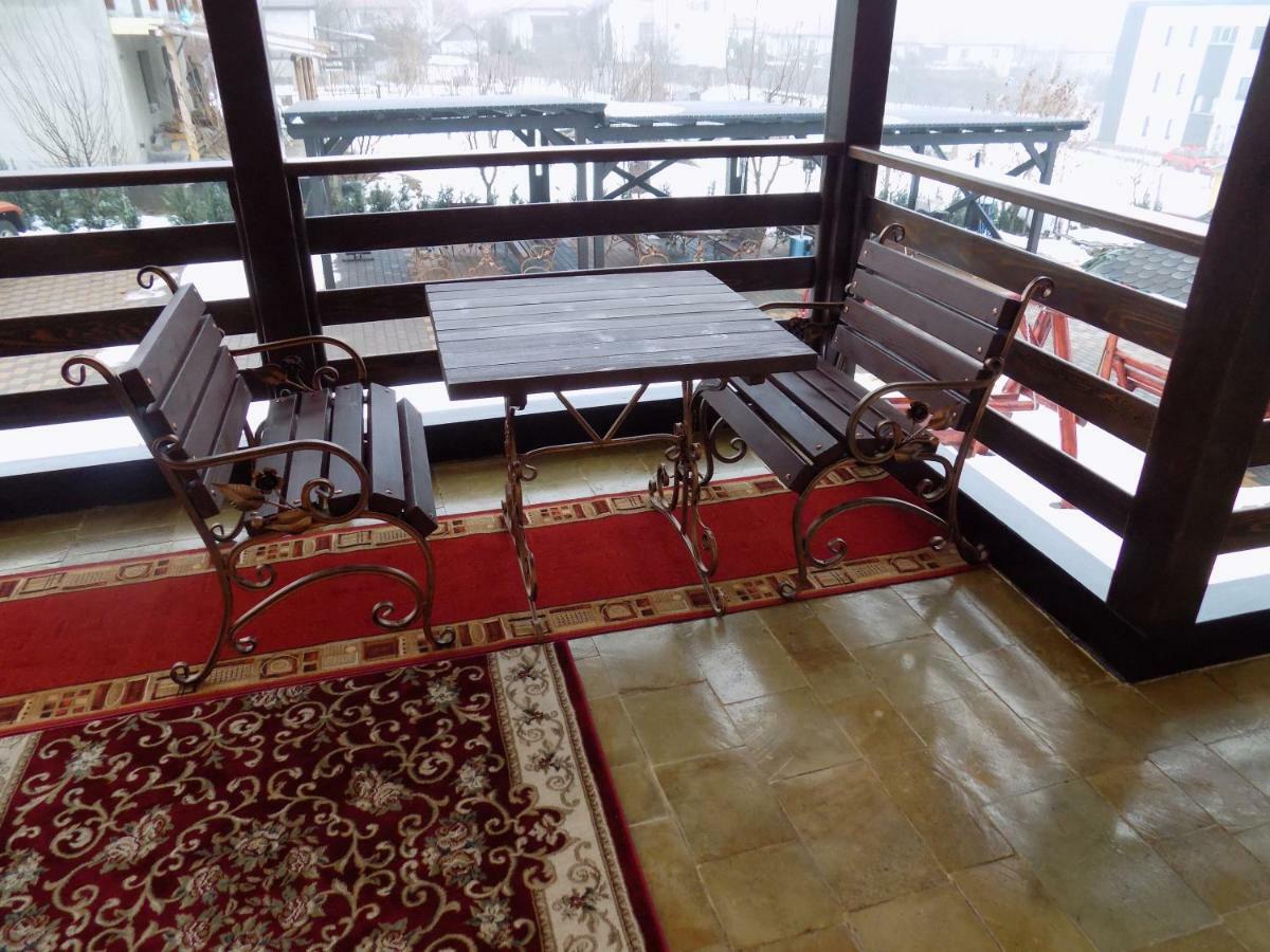Hotel Tango Margo à Valea Lupului  Extérieur photo