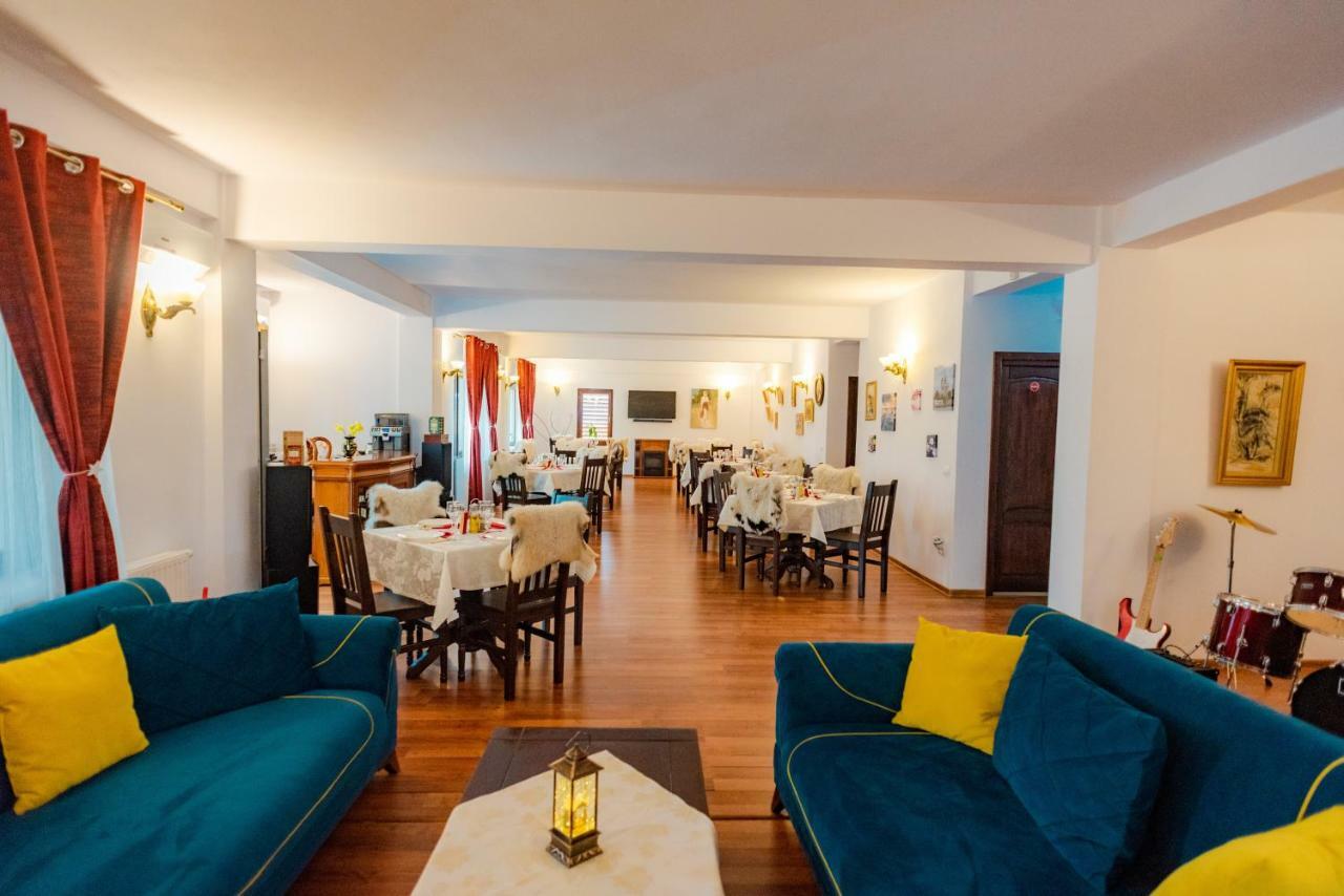 Hotel Tango Margo à Valea Lupului  Extérieur photo