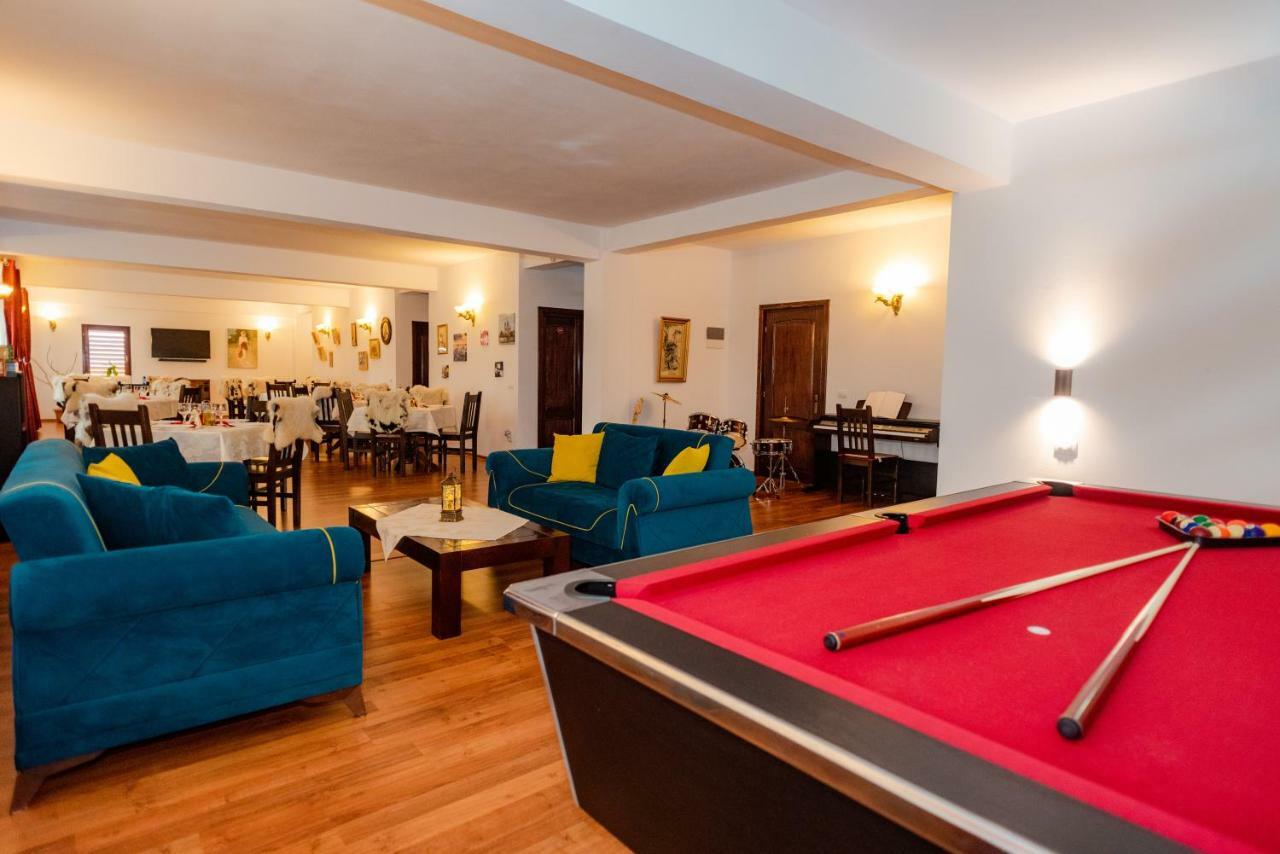 Hotel Tango Margo à Valea Lupului  Extérieur photo