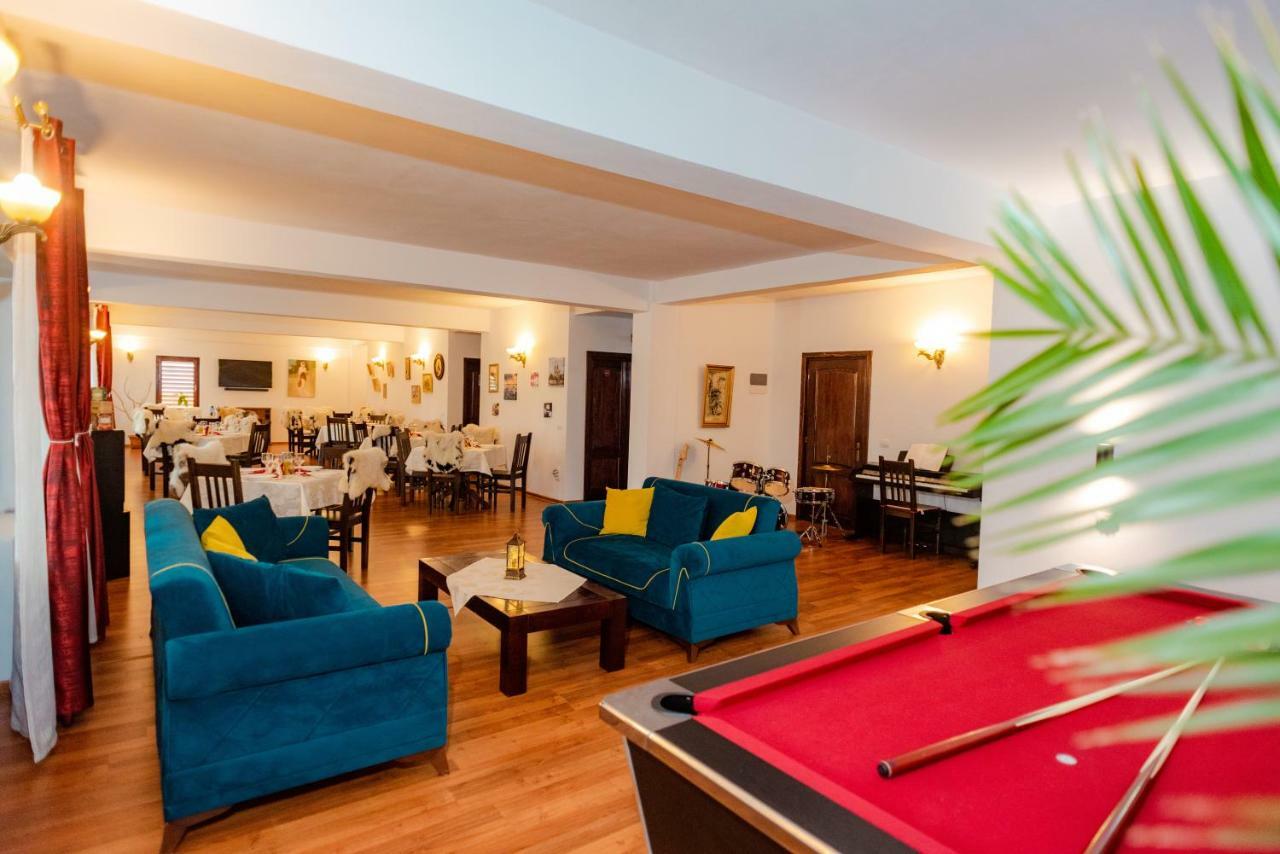 Hotel Tango Margo à Valea Lupului  Extérieur photo