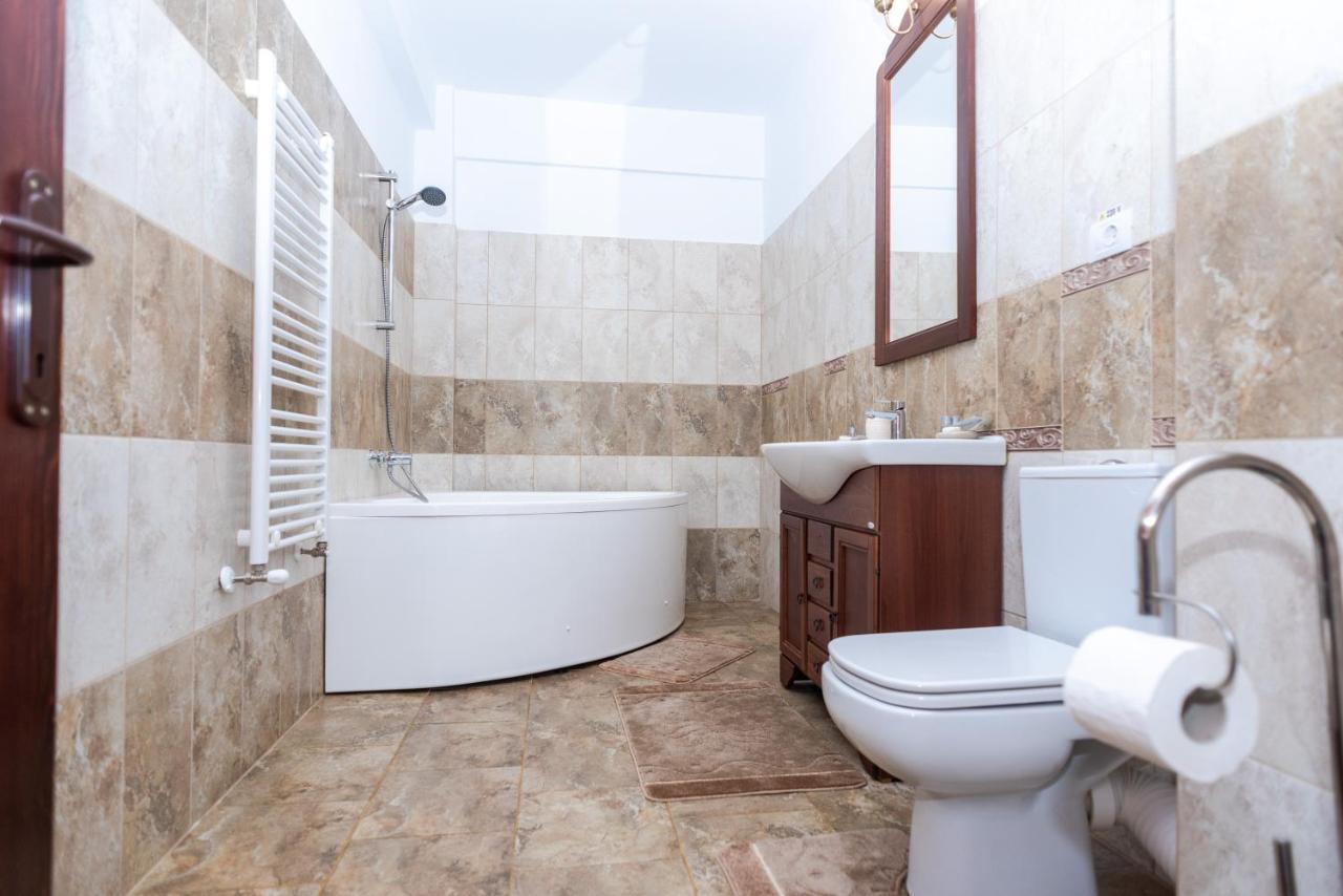 Hotel Tango Margo à Valea Lupului  Extérieur photo