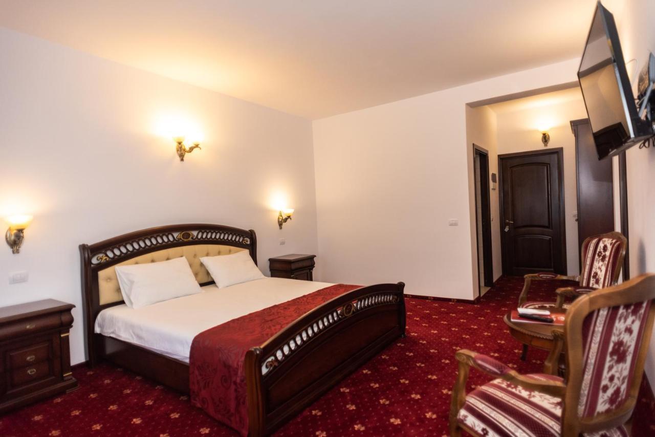 Hotel Tango Margo à Valea Lupului  Extérieur photo